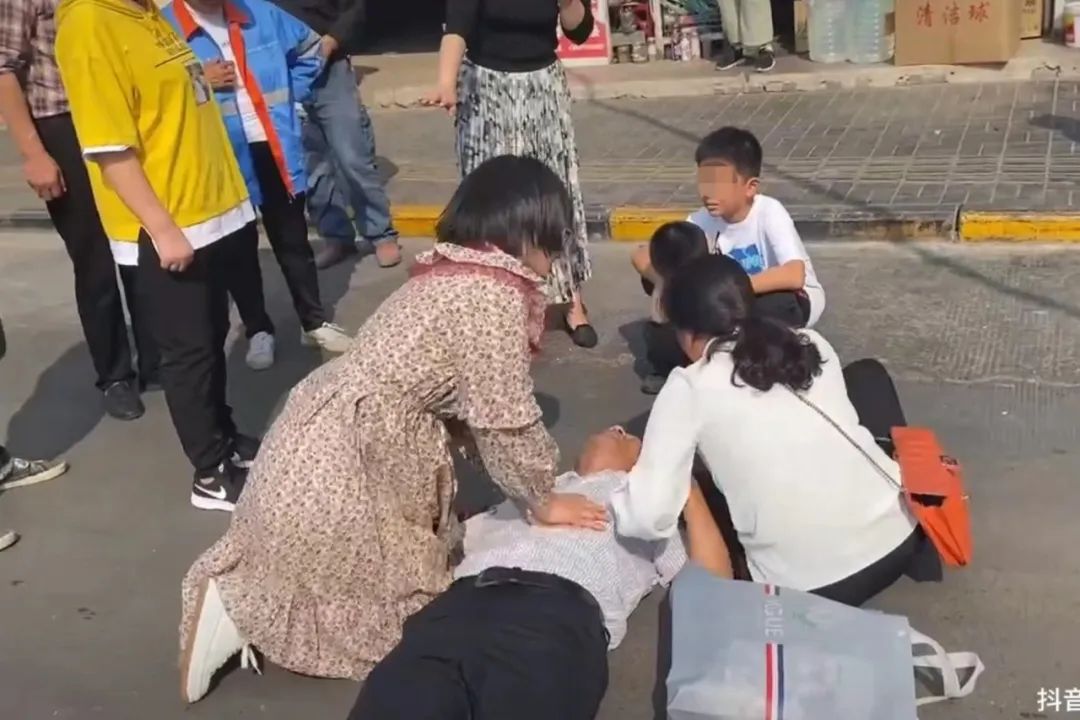抢救现场.jpg